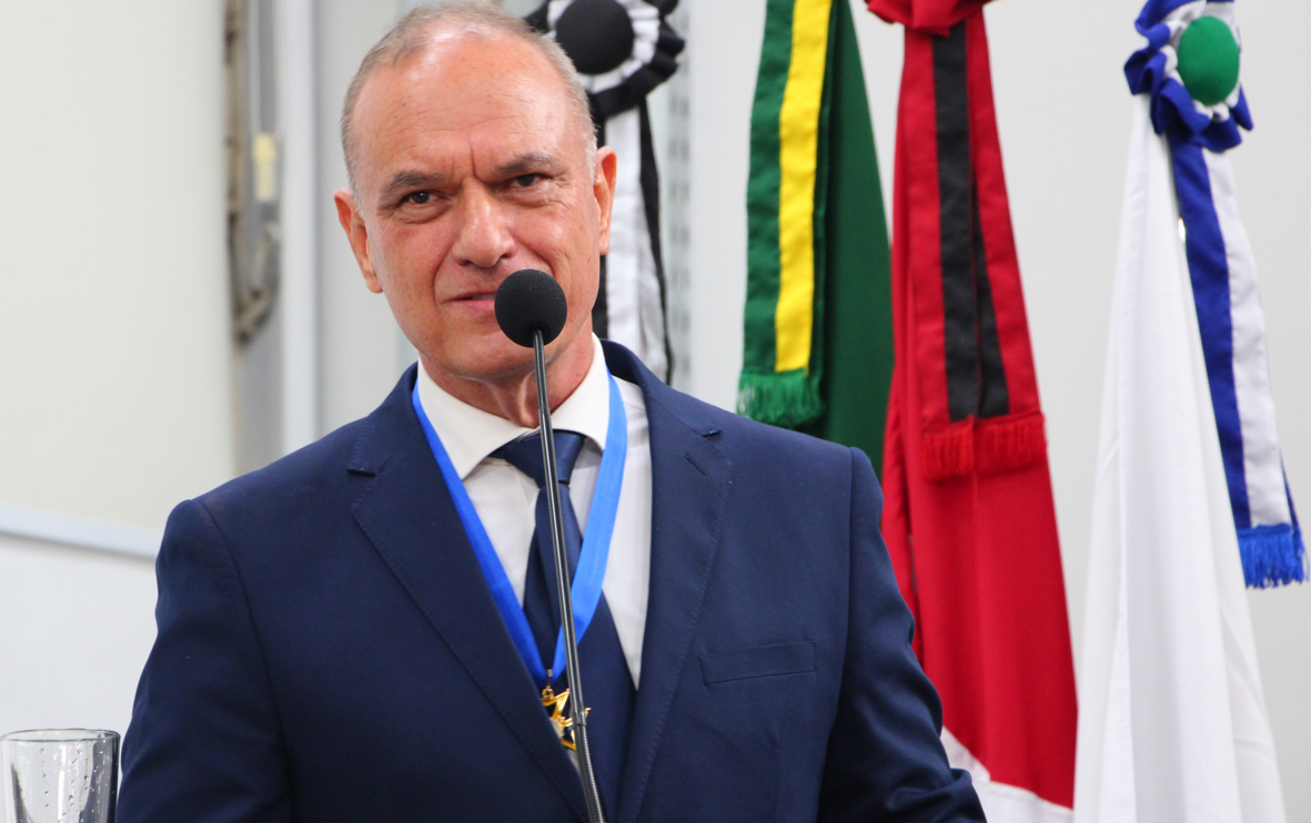 Câmara reconhece trabalho de Julio Gasparini