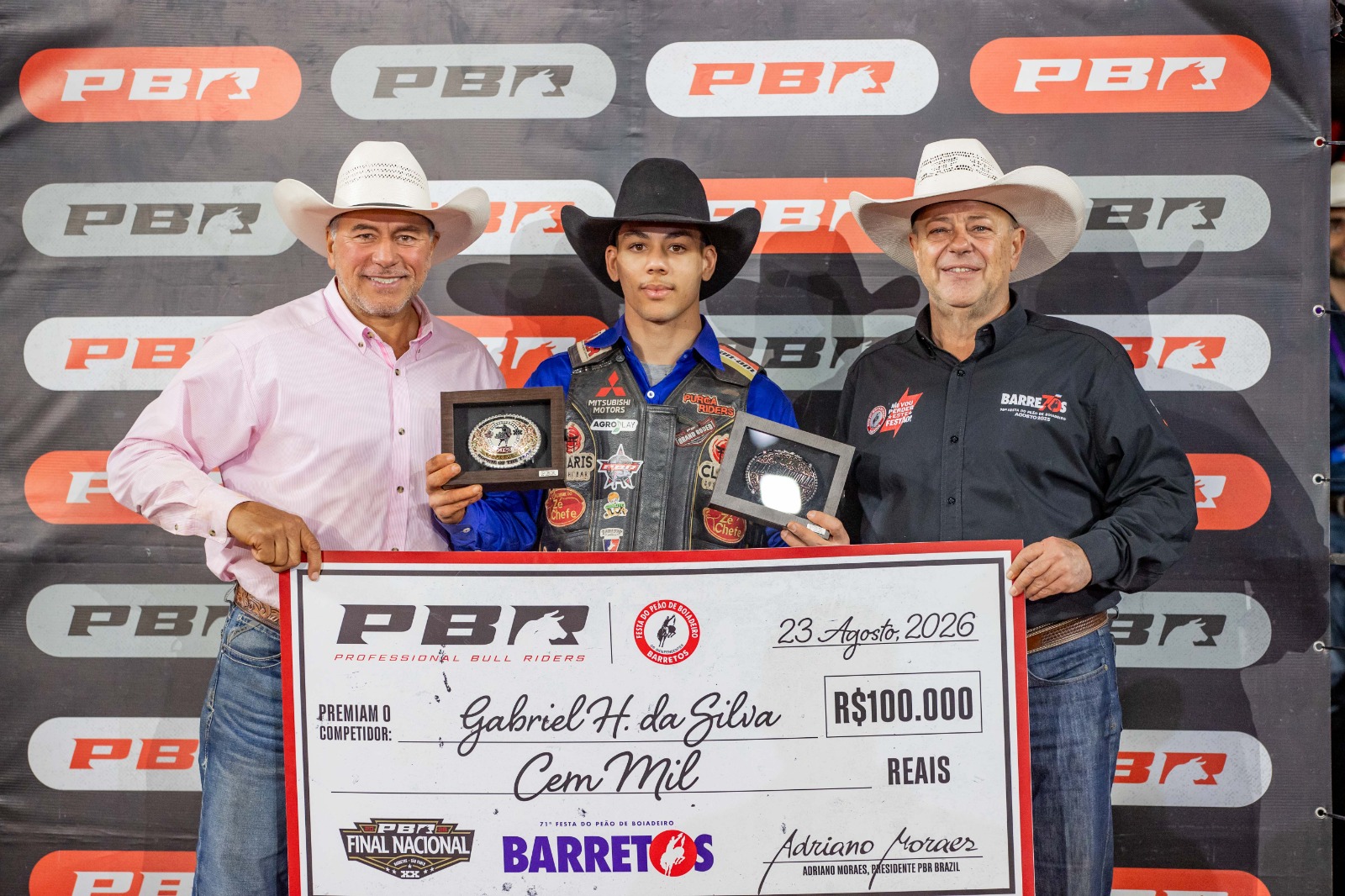 Gabriel Henrique da Silva é campeão da etapa Barretos da PBR Brazil