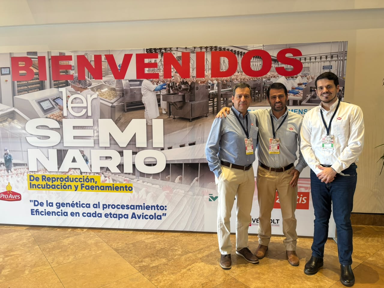 Cobb-Vantress apresenta visão integrada entre reprodução e processamento avícola em seminário da Amevea no Equador
